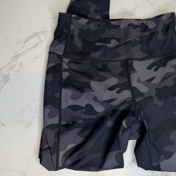 Lole Camo Leggings - Black and Gray - Picture 12 of 12